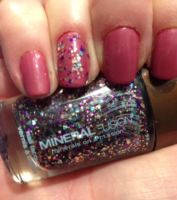 my nail wearing the glitter topper, Confetti, a Mineral Fusion Nail Lacquer topper neversaydiebeauty.com @redAllison