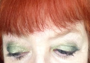my eyes wearing 4 shades of green eyeshadow neversaydiebeauty.com @redAllison
