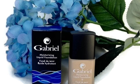 Moisturizing Liquid Foundation SPF 18