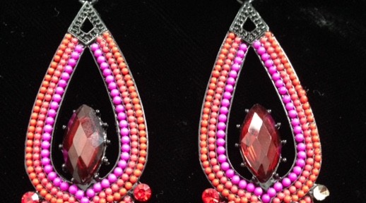 fashion earrings neversaydiebeauty.com @redAllison