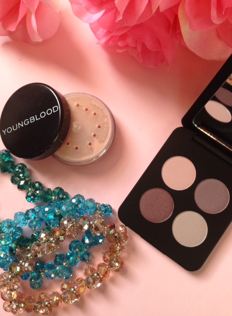 Youngblood blush & eyeshadow quad Vintage neversaydiebeauty.com @redAllison