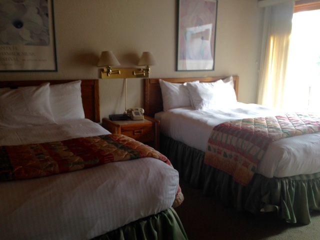 upstairs twin bedroom, Junipine Resort Sedona AZ neversaydiebeauty.com