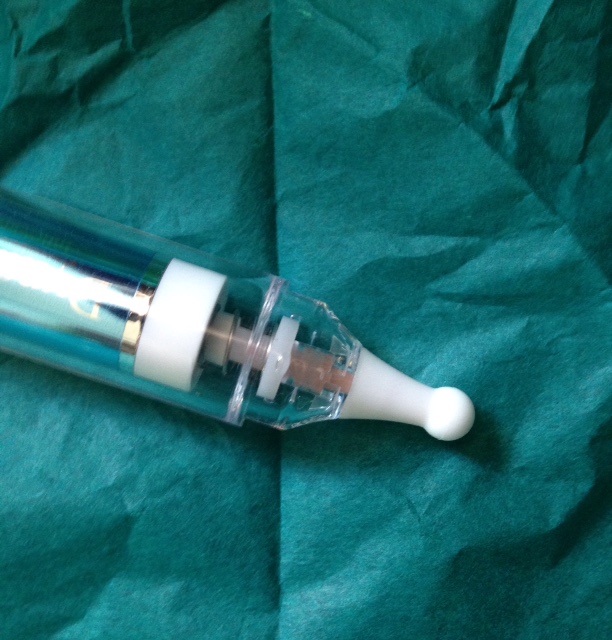 Dynamic Innovation Labs Instant Eyelift syringe tip, capped neversaydiebeauty.com @redAllison