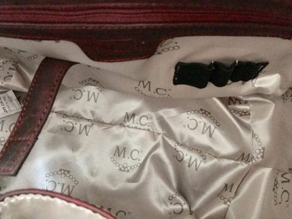 interior of Madi Claire Arabella satchel purse neversaydiebeauty.com