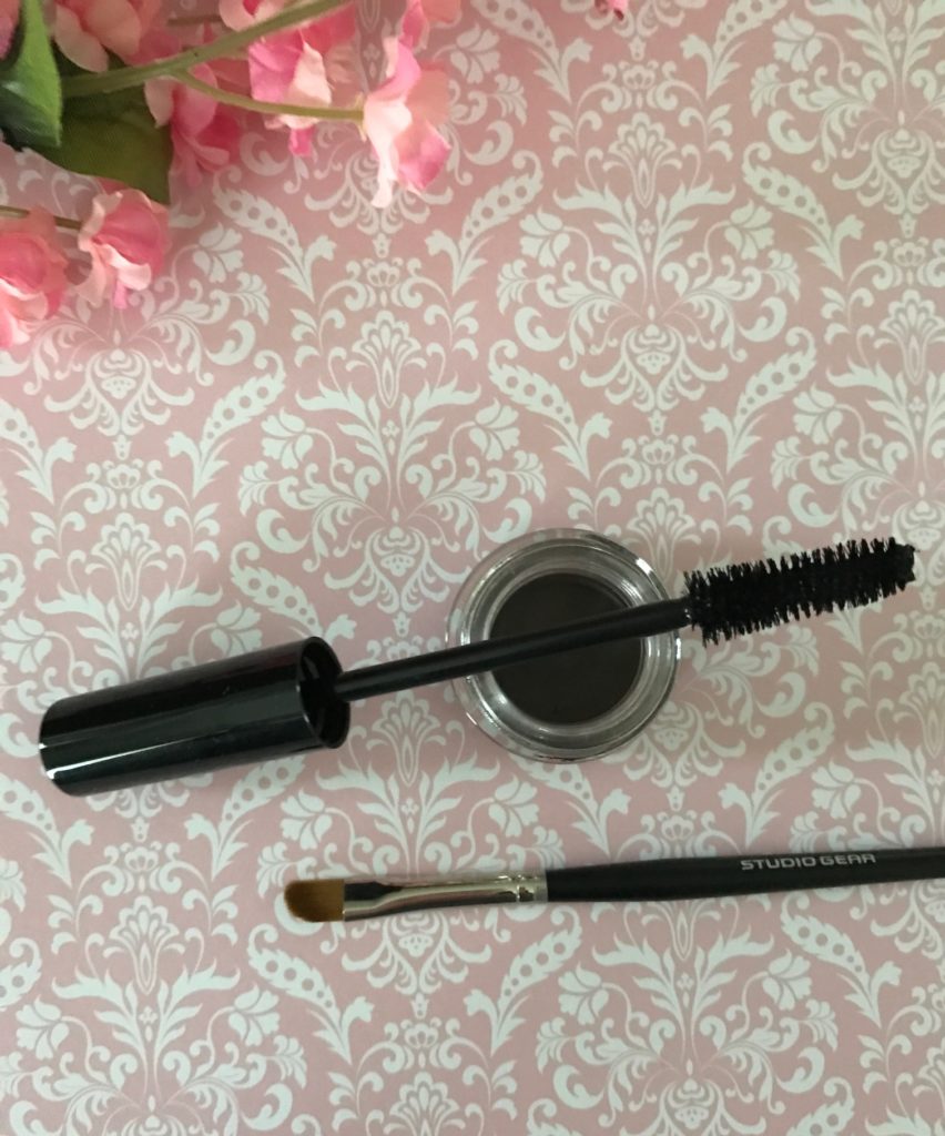 StudioGear closeup of Pro T.L.S. Mascara wand and #31 eyeliner brush neversaydiebeauty.com