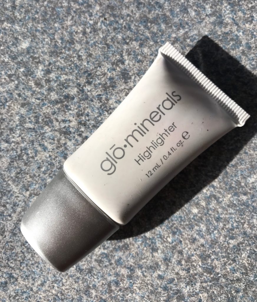GloMinerals Highlighter tube, neversaydiebeauty.com