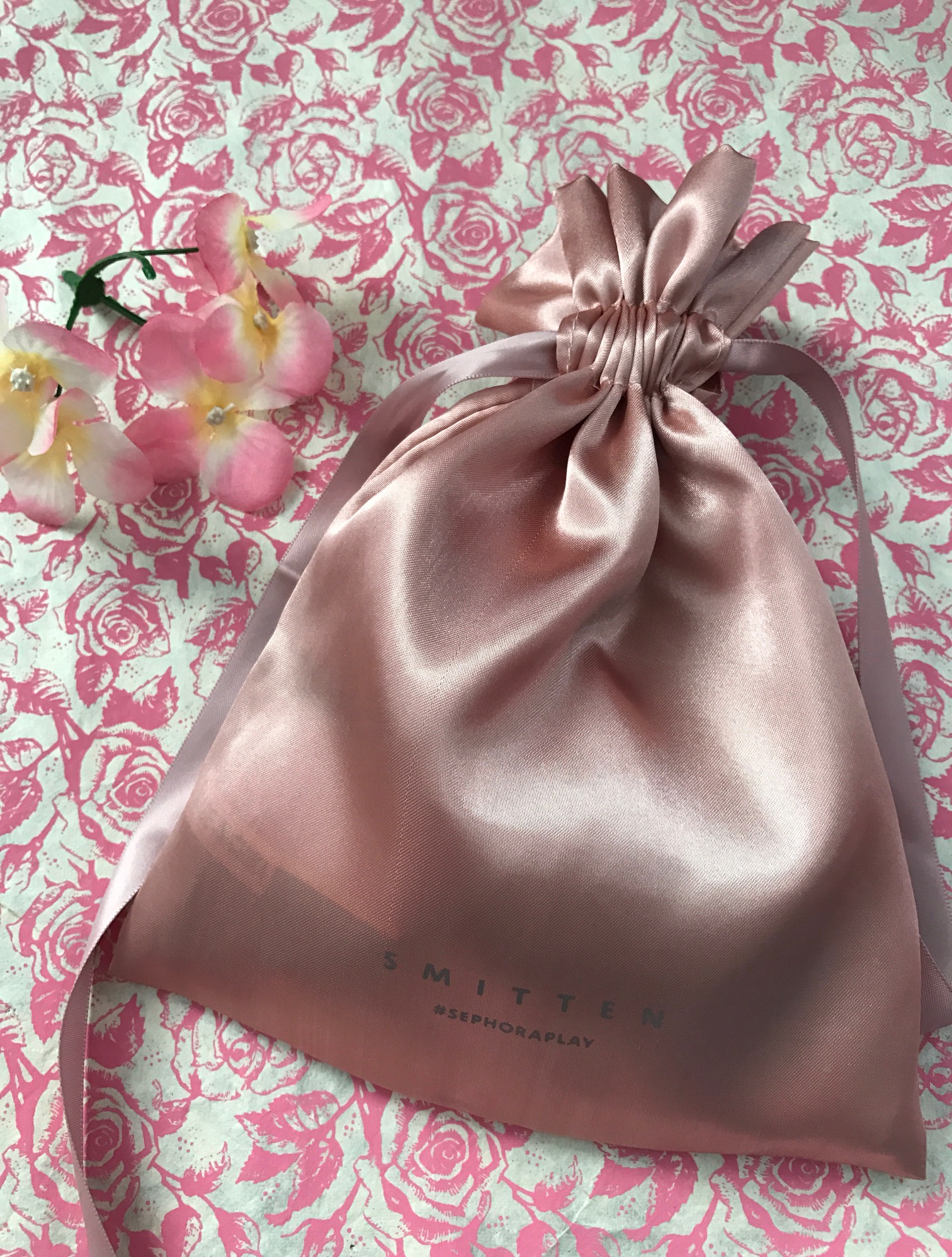 blush satiny bag, Sephora Play "The Soft Side" for February 2017, neversaydiebeauty.com