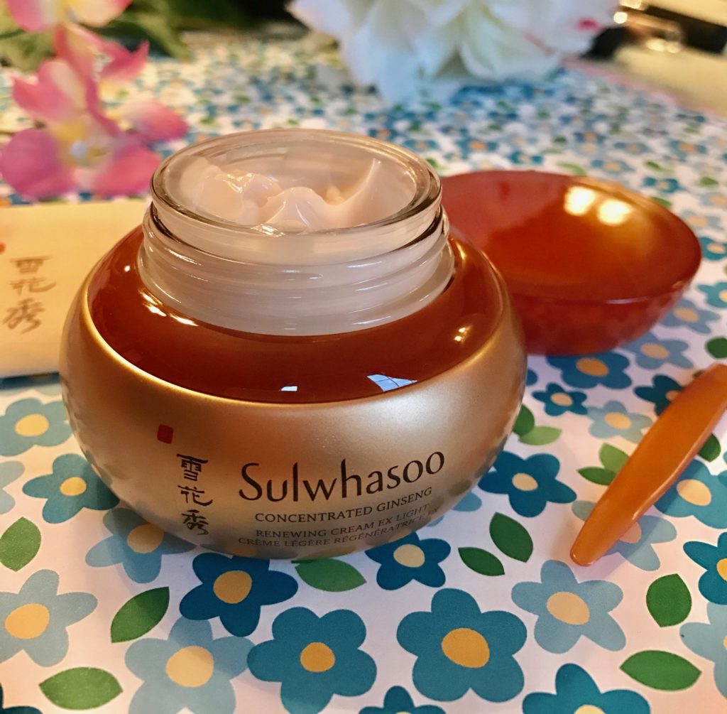open jar of Sulwhasoo Concentrated Ginseng Renewing Cream Ex Light to reveal cream inside, neversaydiebeauty.com