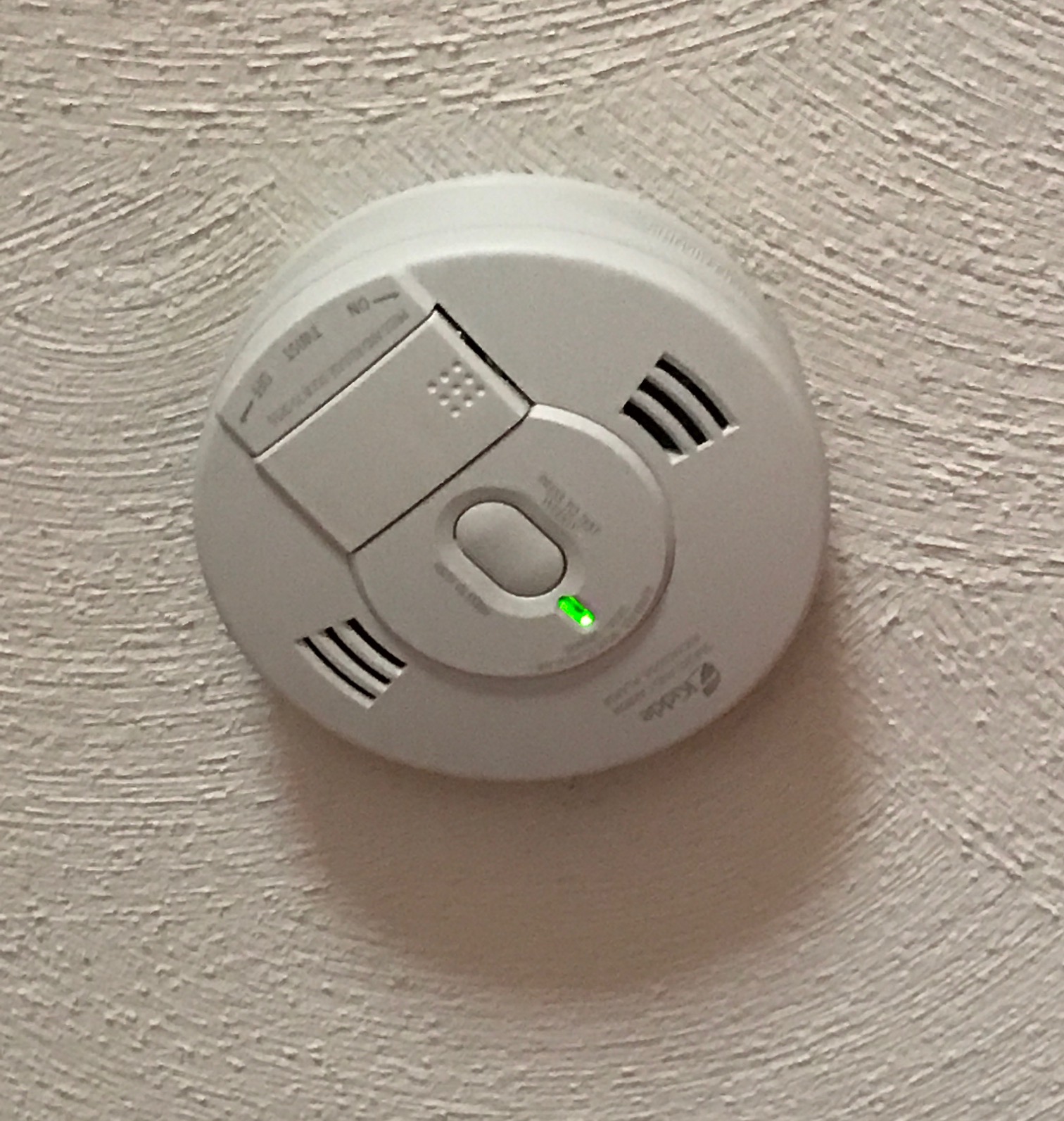 Kidde smoke/carbon monoxide detector, neversaydiebeauty.com