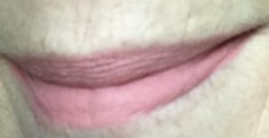 lip swatch, Charlotte Tilbury Hollywood Lips in shade Dolly Bird, neversaydiebeauty.com